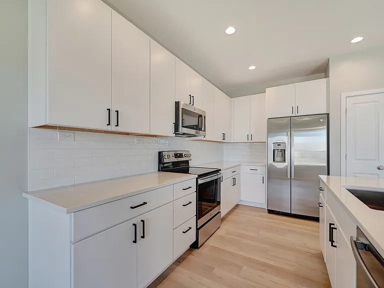 8926 S 42nd St — Photo 5