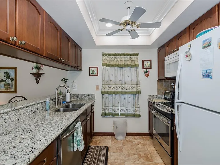 8015 San Fernando Dr — Photo 30