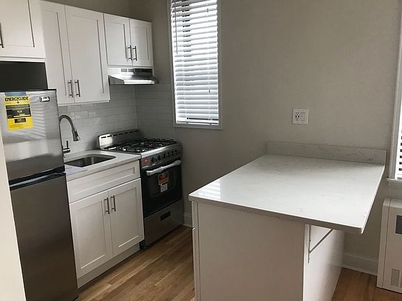 4th image of 14210 Hoover Ave APT 208