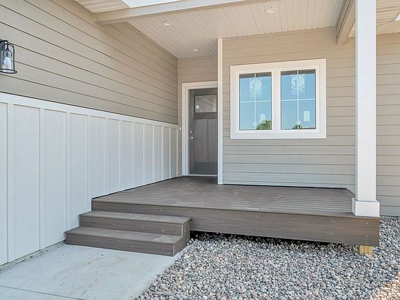 3rd image of 2901 Sportsman Dr