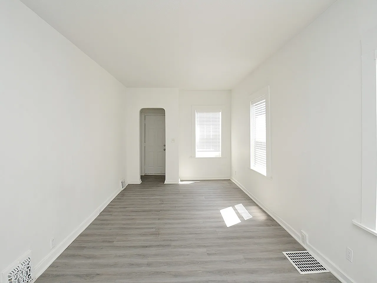 2 bed, 735 sqft, $1,200 — Photo 4