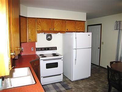 3rd image of 73 S Lincoln St