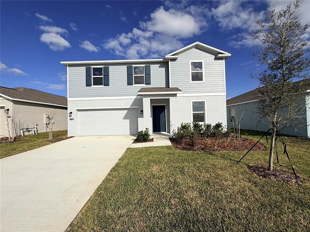 5 bed, 3.0 bath, 2451 sqft, $2,250 — Photo 1