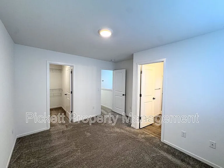 10001 Kings Landing Ave NW — Photo 13