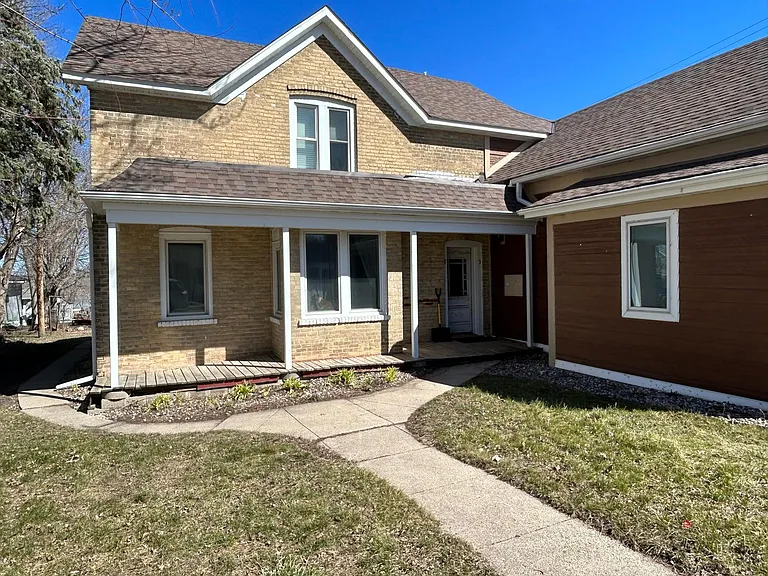 216 Main St E #3 — Photo 1