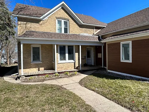 216 Main St E #3 Photo 1