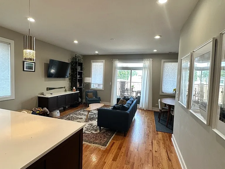 2836 N Kedzie Ave #2F — Photo 2