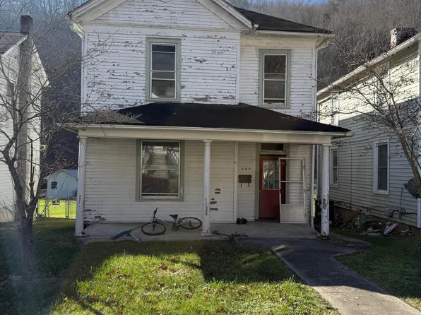 605 Roxbury St, Clifton Forge, VA 24422