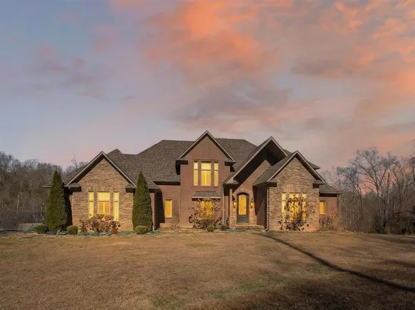 111 Leveridge Ct, Jamestown, KY 42629