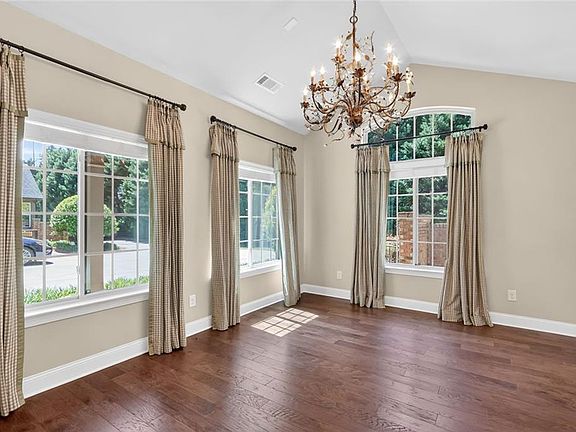 5th image of 120 Chastain Rd NW