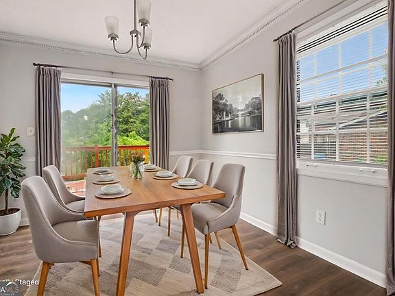 5th image of 2120 Sandgate Cir