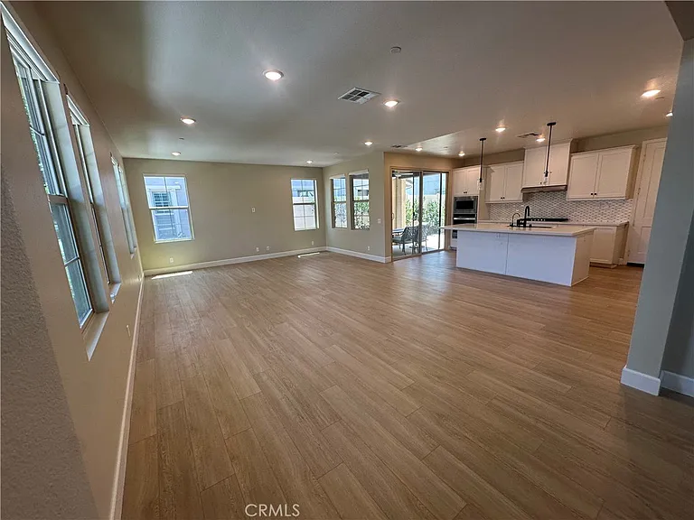 12310 Primrose Ave — Photo 2