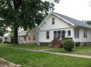 108 6th St, Lincoln, IL 62656