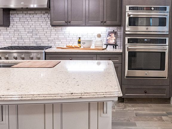 De Young Properties Residence 320