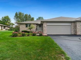 909 High Point Dr, Rockton, IL 61072