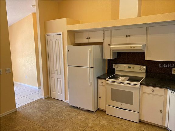 4th image of 2824 Algardi Ln