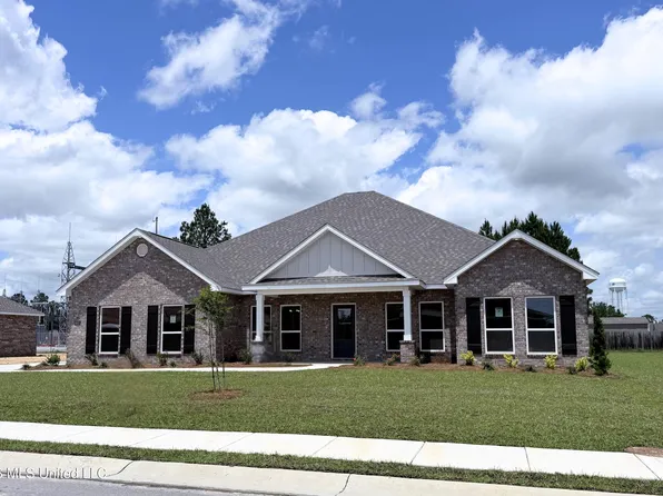 6628 Palm Pointe Dr, Ocean Springs, MS 39564