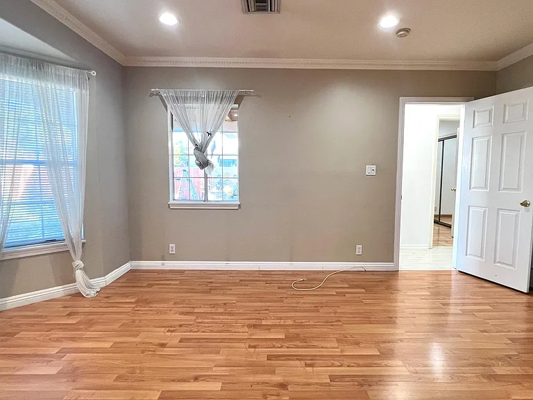 5627 Adele Ave — Photo 48