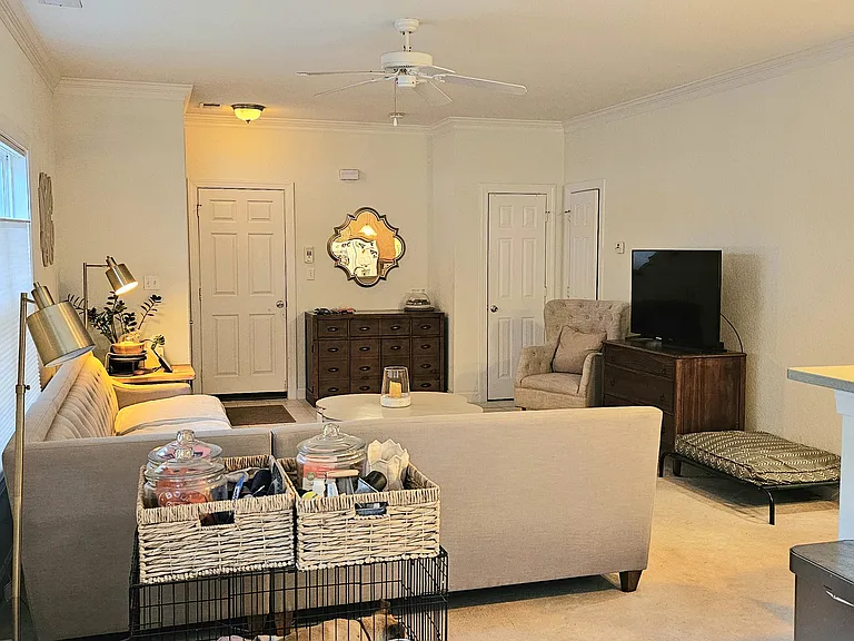 1123 Americus Ave — Photo 3