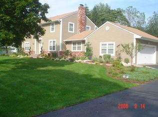 40 Country Squire Rd, Old Tappan, NJ 07675