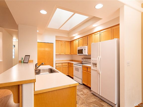 5th image of 13810 68th Avenue Ct E