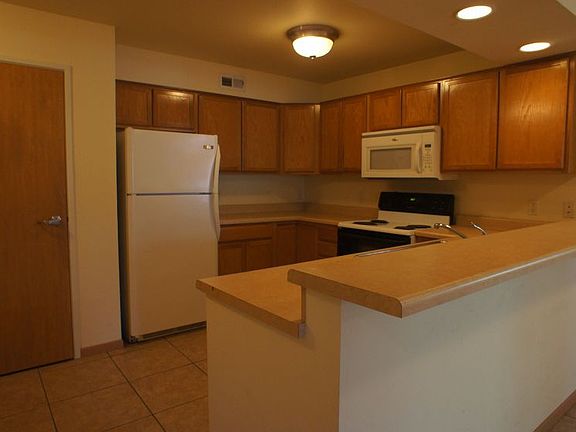 5th image of 1717 Maria Dr #301