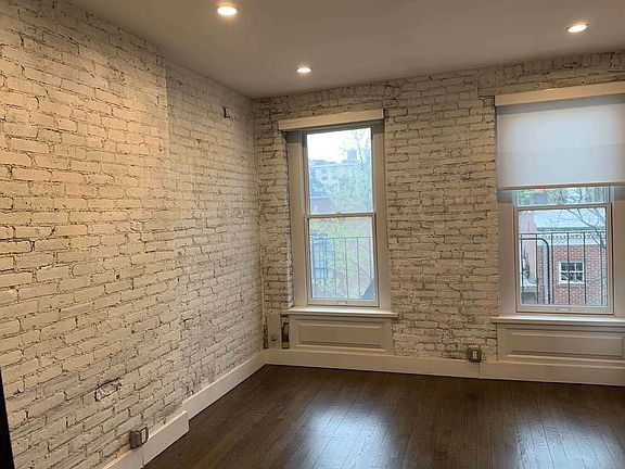 2nd image of 31 Bethune St #4FF