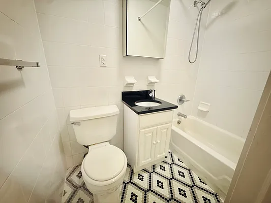 Bathroom, photo 1