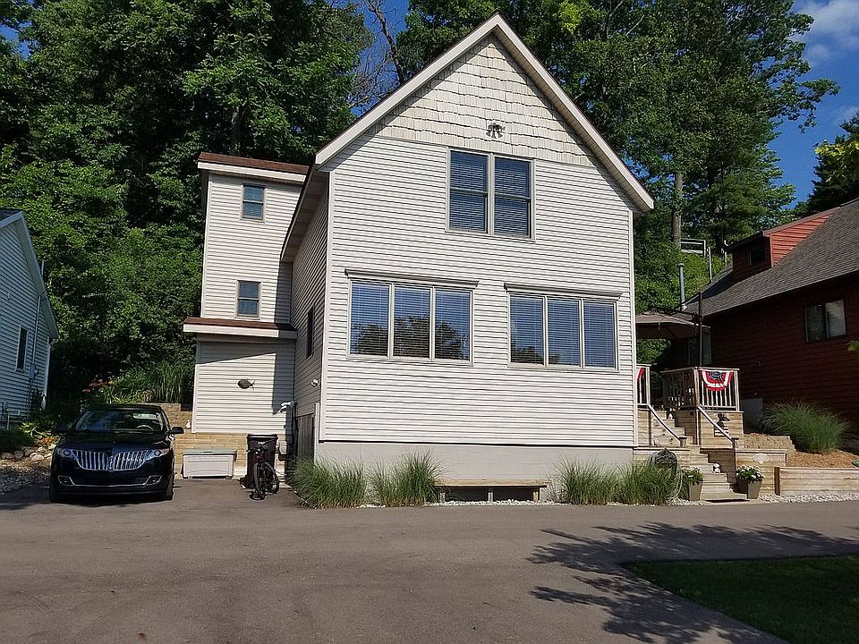 1st image of 824 Palmer Dr
