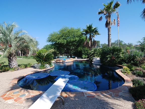 9' deep w diving board 