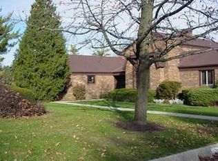 4300 Chaucer Ln, Columbus, OH 43220