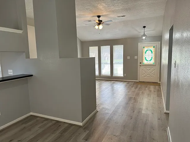 11107 Thorncliff Dr — Photo 14
