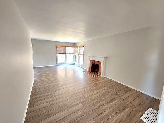 4th image of 20912 Dalton Ave