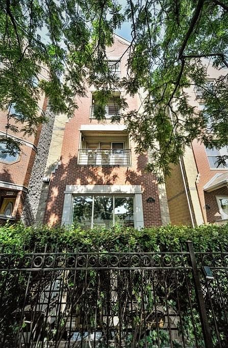 1st image of 3215 N Wilton Ave Unit F
