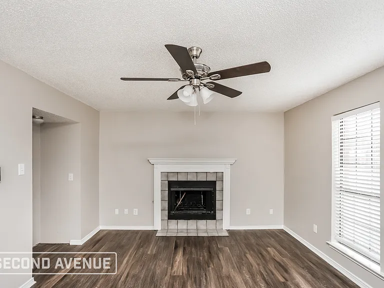 2725 Stillwater Dr — Photo 12