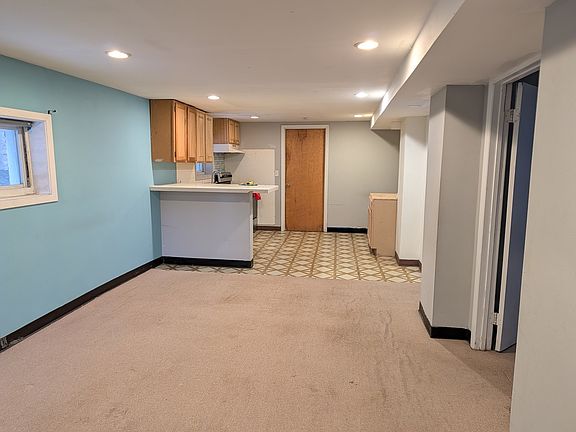 3rd image of 4055 W Nelson St