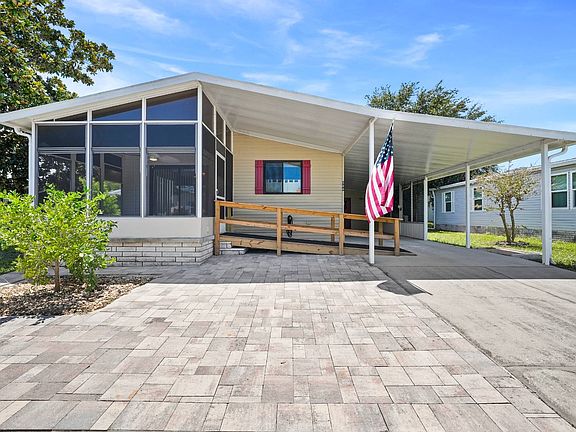 3rd image of 984 SE Nature Coast Ln #403