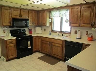 3rd image of 3524 Schroeder Ave