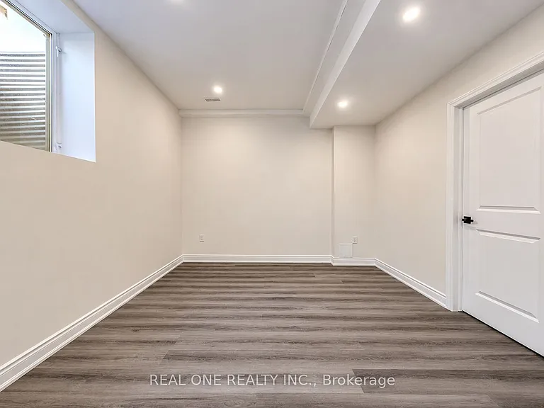 43 Viva Gdns #BASEMENT — Photo 17