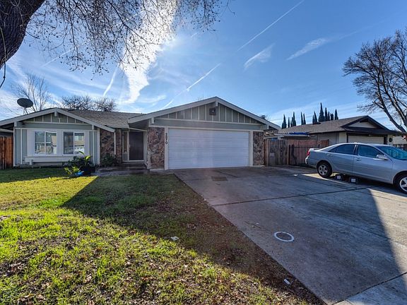 2nd image of 2870 Norcross Dr