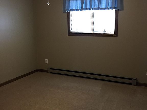 5th image of 1006 Reynolds Dr APT 2