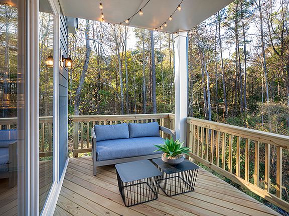 Townes at North Salem Residence 3 Model Home- Outdoor Living