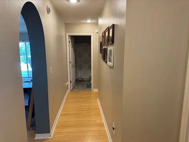 230 Oxford Ave — Photo 7