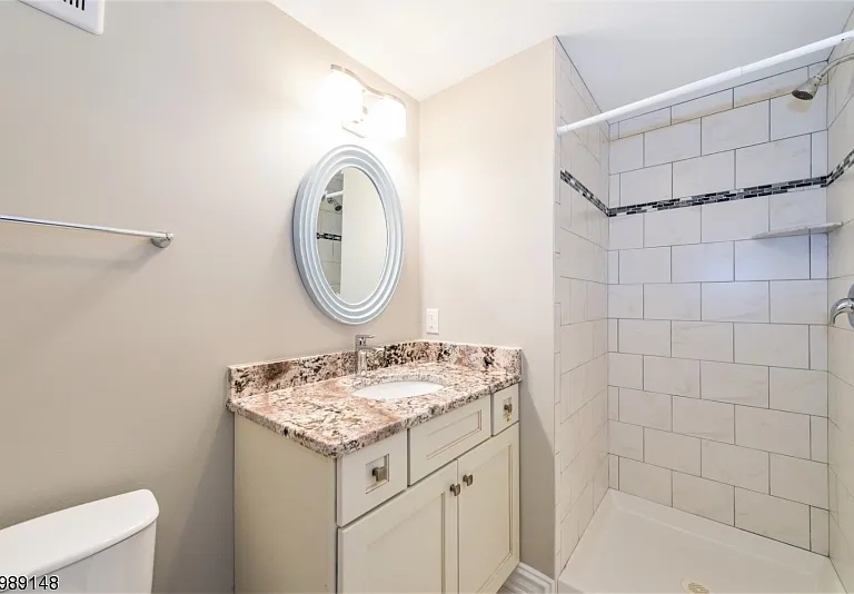 64 Kent Place Blvd #A — Photo 13