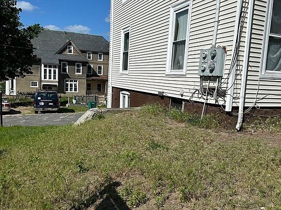 3rd image of 92 South St
