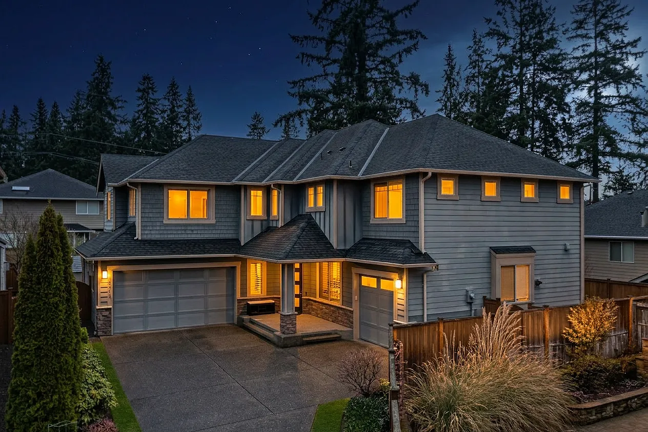 2313 242nd Pl SW — Photo 1