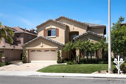 1st image of 985 S Canyon Heights Dr
