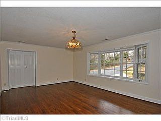 3rd image of 96 Beechwood Dr