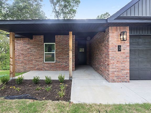 2nd image of 19 Banff Ln