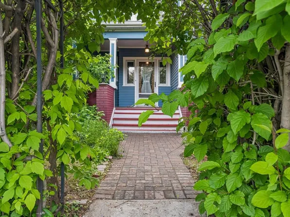 3217 E Elbow Dr SW, Calgary, AB T2S 2J4